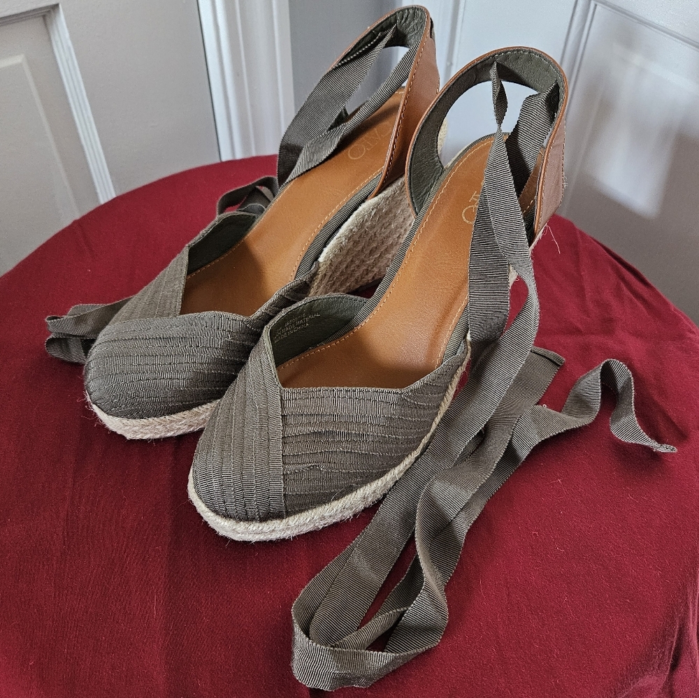 Cato Green Espadrille Wedge Sandals Size 8 Ankle Wrap Ribbon Closed Toe Heels